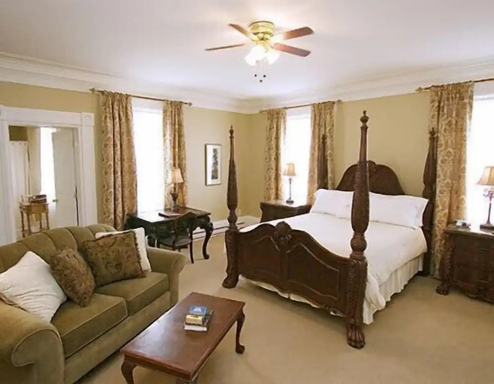 DesBarres Manor Inn