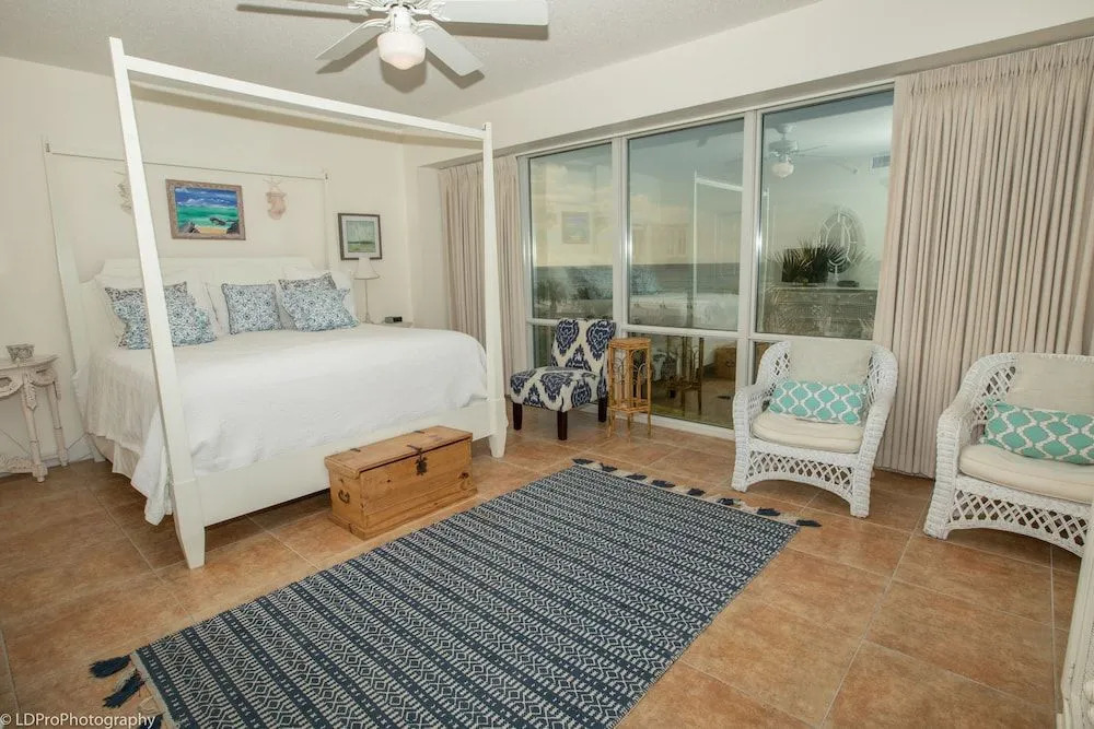 Oceania 207 3 Bedroom Condo by RedAwning