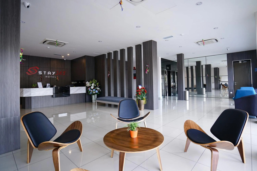 OYO 89386 Stay 365 Hotel