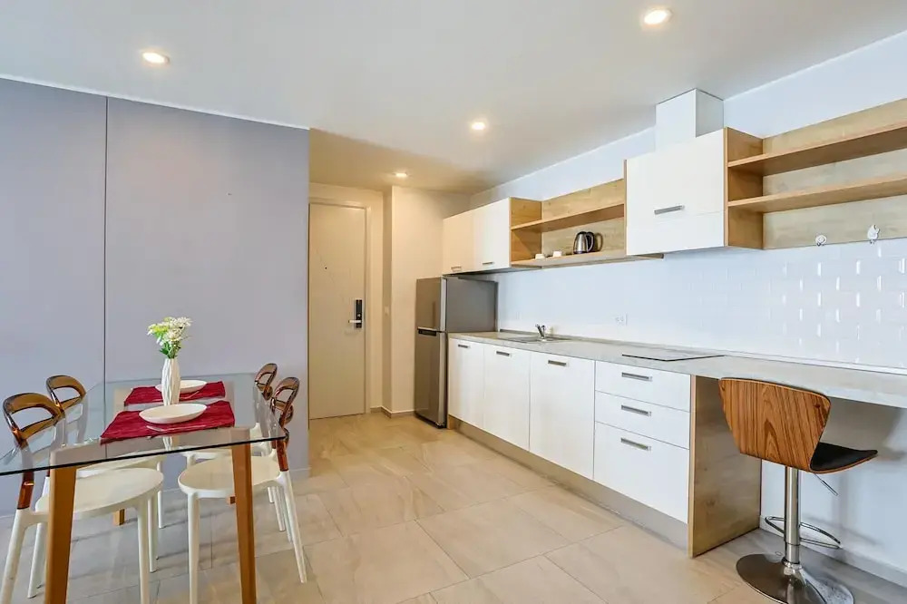 Pool View 1 Bed Apt T2-520