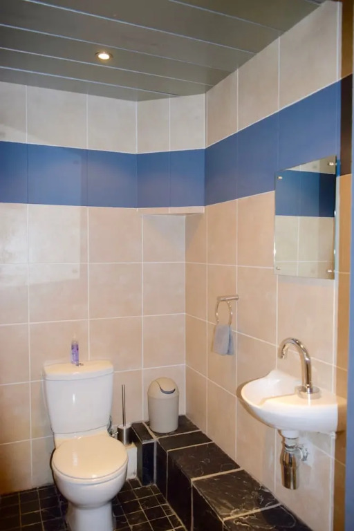 Modern 3 Bedroom Apartment in Central Cape Town