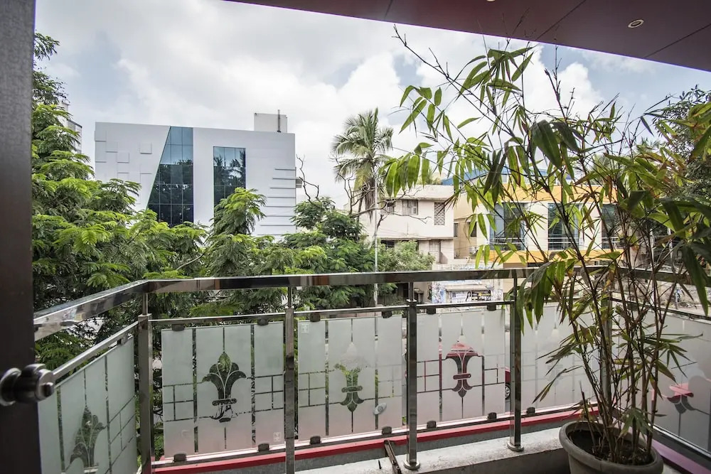Fabhotel Nk Courtyard