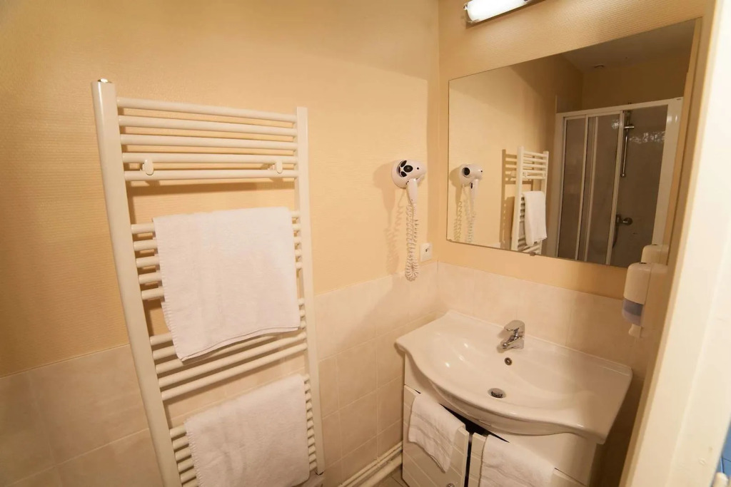 BRIT HOTEL CONFORT Lannion vers Perros-Guirec