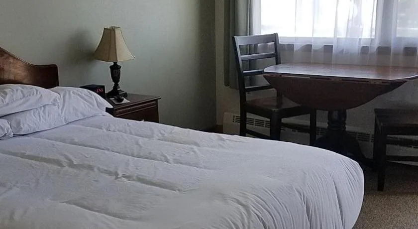 Birch Knoll Motel