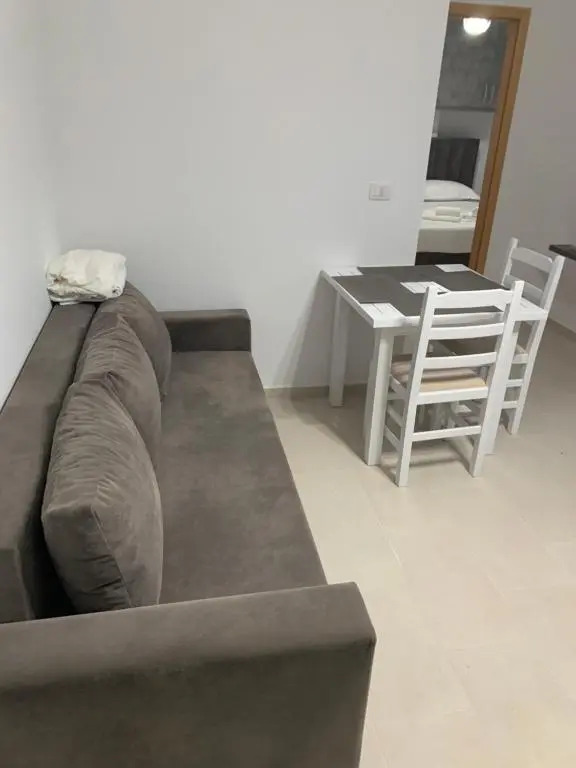 Leko’s apt 106