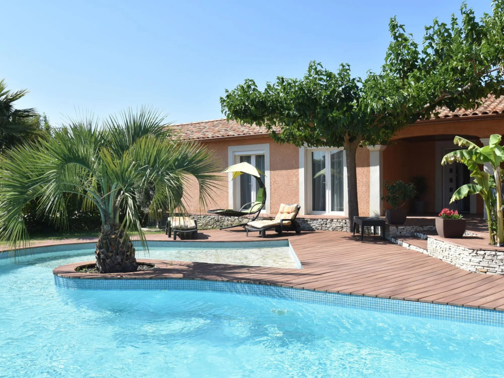 Luxury Holiday Home in Pierrerue With Private Pool & Centre Nearby