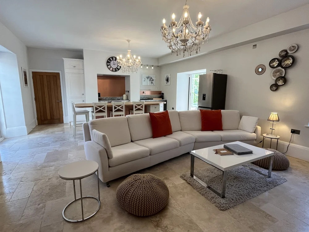 Stunning and Luxurious Manor House Holiday Home