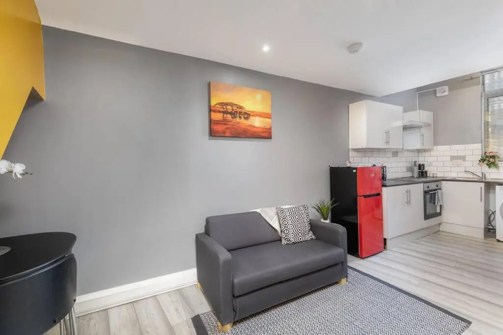 Luxury Living - Lovely 1 Bedroom Apartment