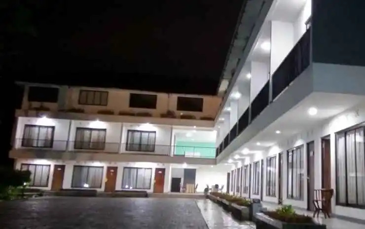 PUNCAK VILLAGE HOTEL & KAMPUNG MAIN ANAK