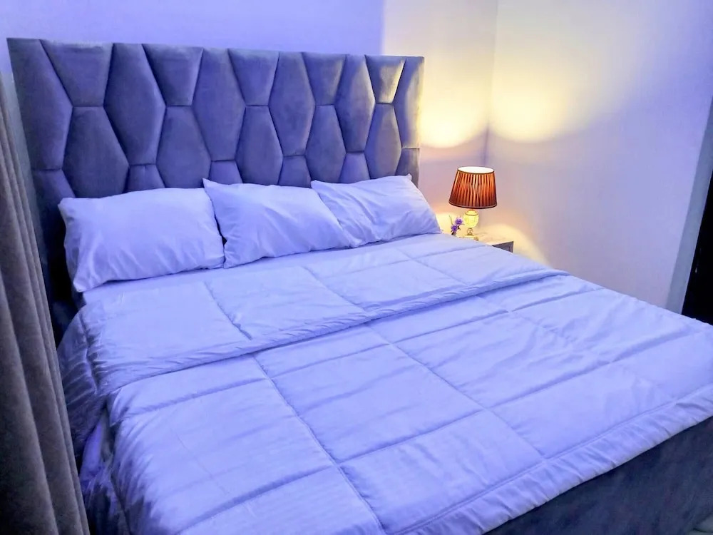 Lovely 2-bedroom Serviced Apartment With a Balcony