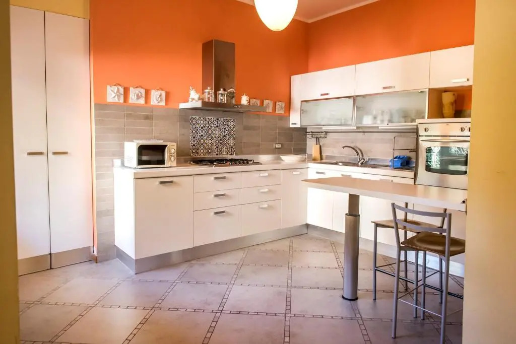 S34 - Sirolo, Quadrilocale in Centro Arredato Con Gusto