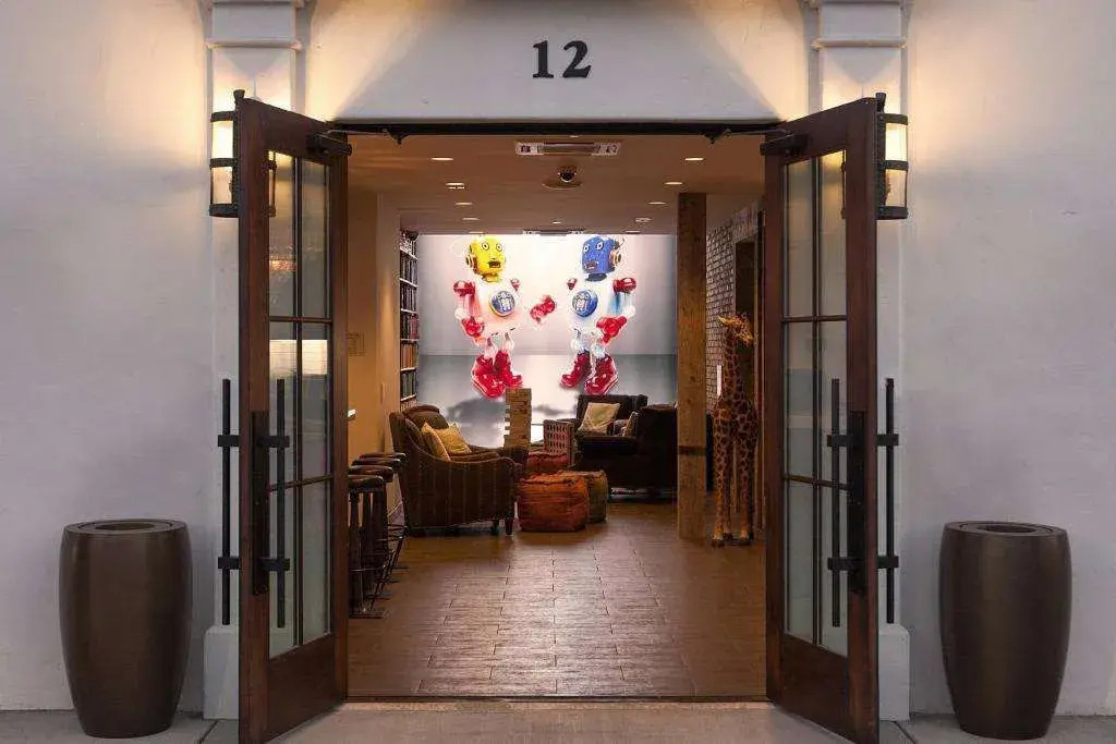 Moxy Santa Barbara