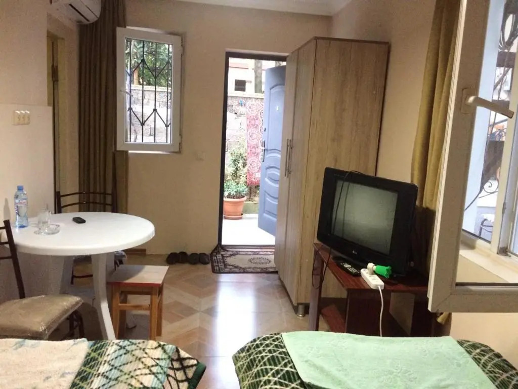 Batumi Guesthouse 28a