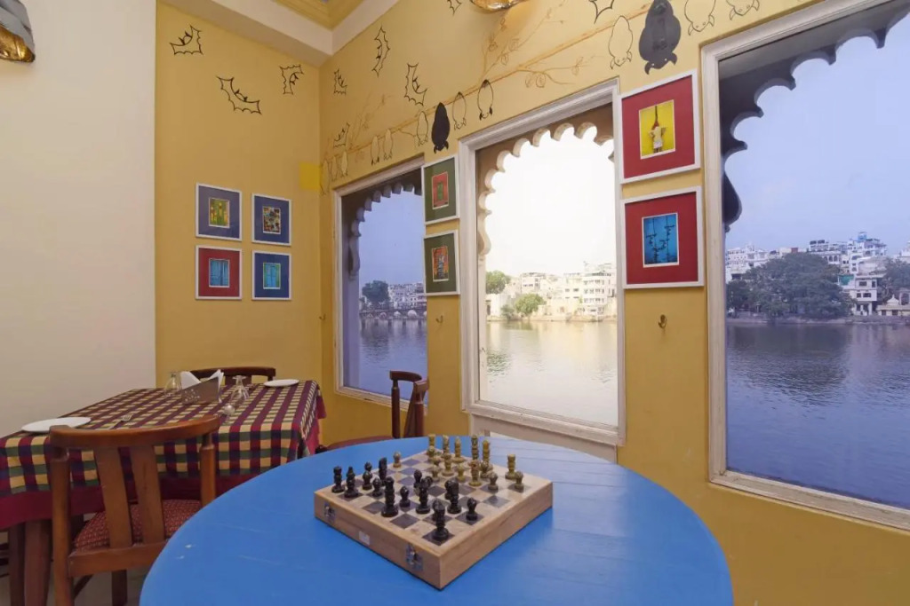 Sarovar - Lake Facing Boutique Hotel On Lake Pichola