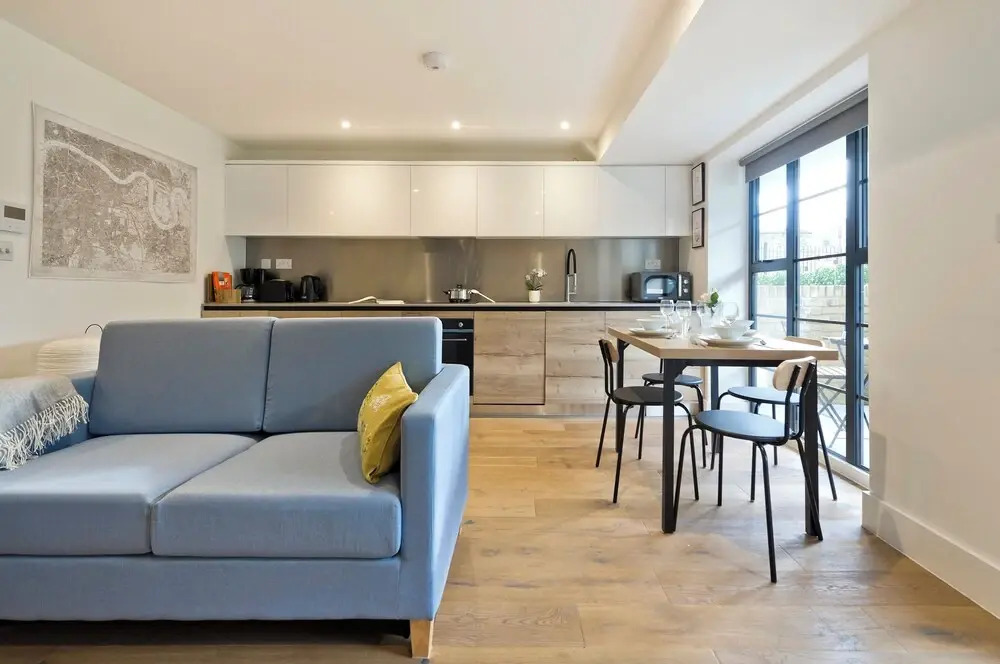 Luxury one bedroom Greenwich studio apartment near Canary Wharf by UnderTheDoormat