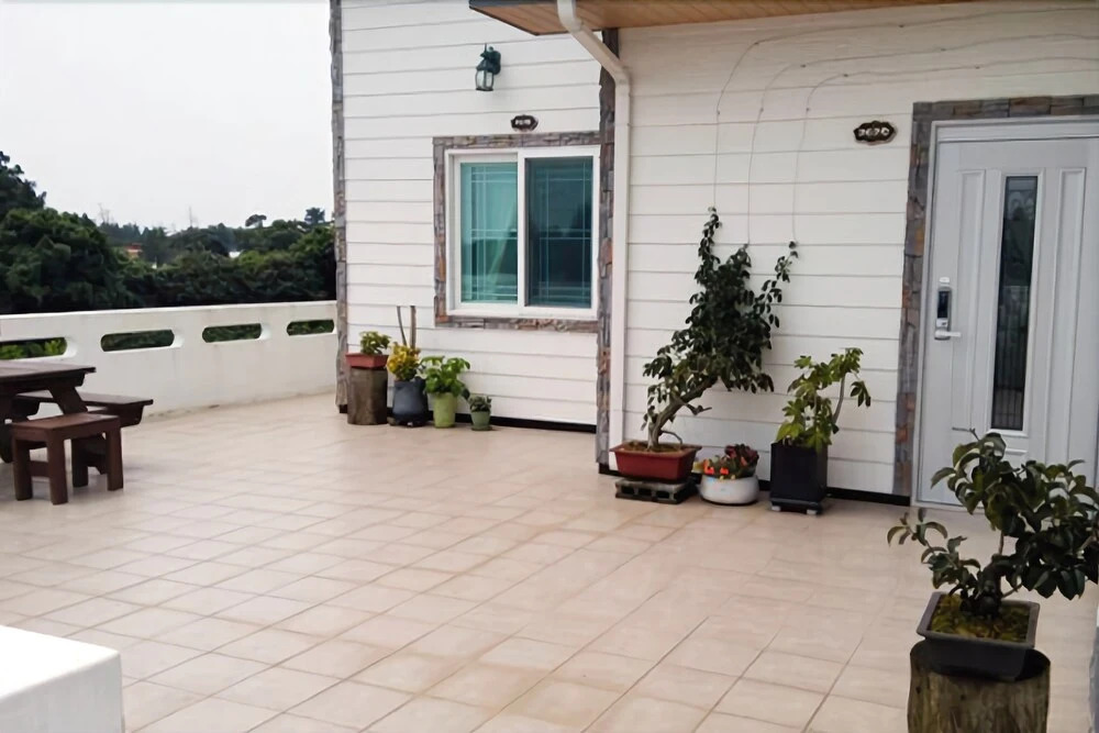 Seogwipo Bakkeurae Pension