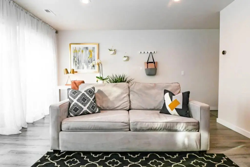 Condo 24! Prized Location. Modern! Bright! Enjoy!