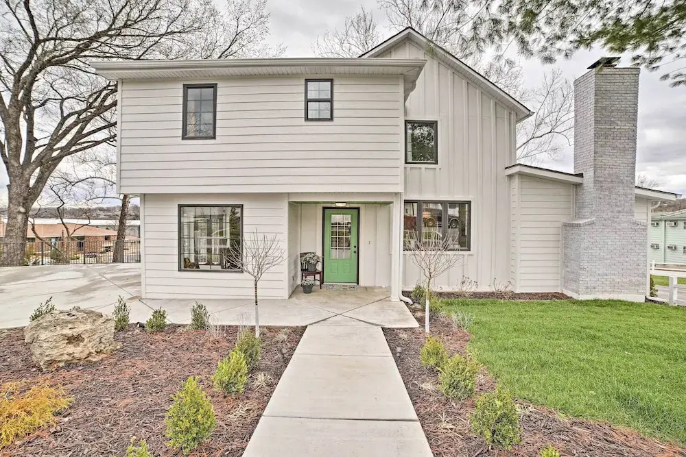 Walk to Branson Landing! Dtwn Home w/ Pool Access