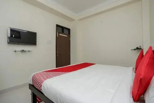 Hotel Metro by OYO Rooms