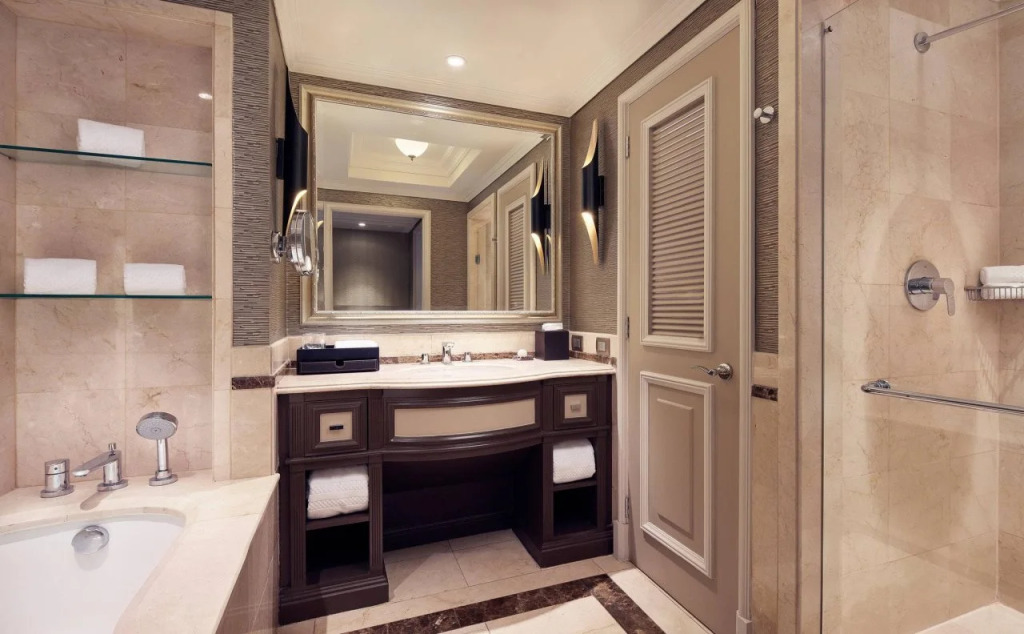 The Ritz-Carlton, Santiago
