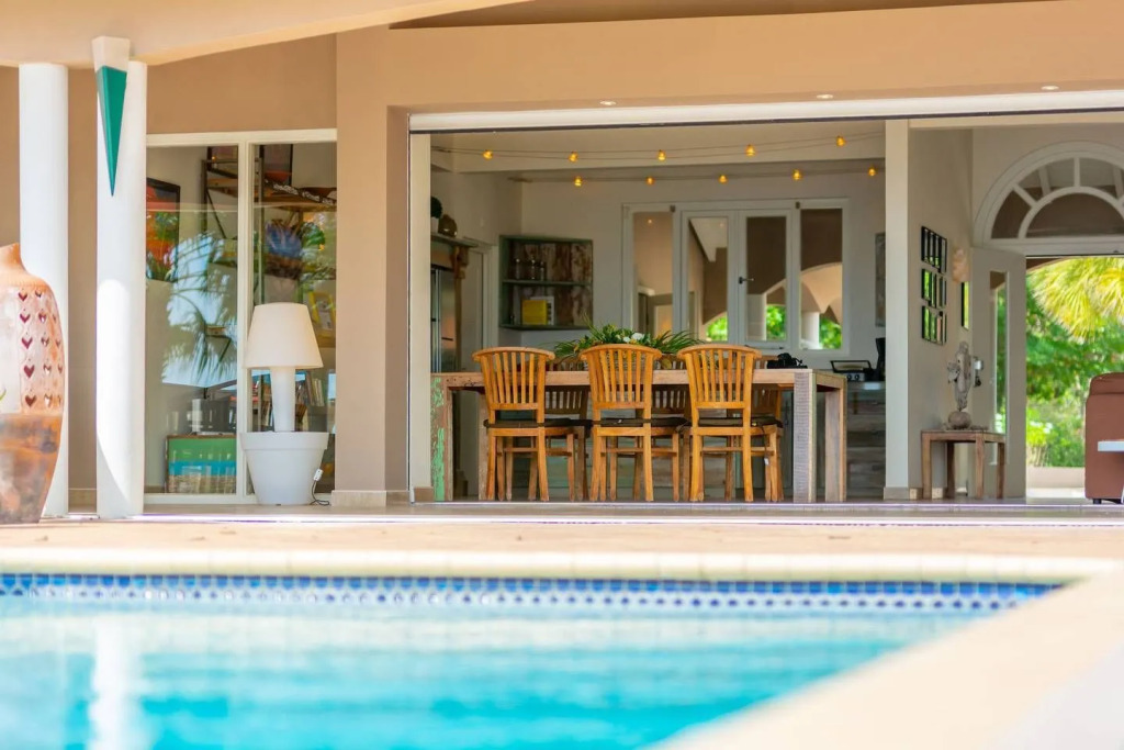 Spacious Ocean Front Mansion - Private Beach & Infinity Pool