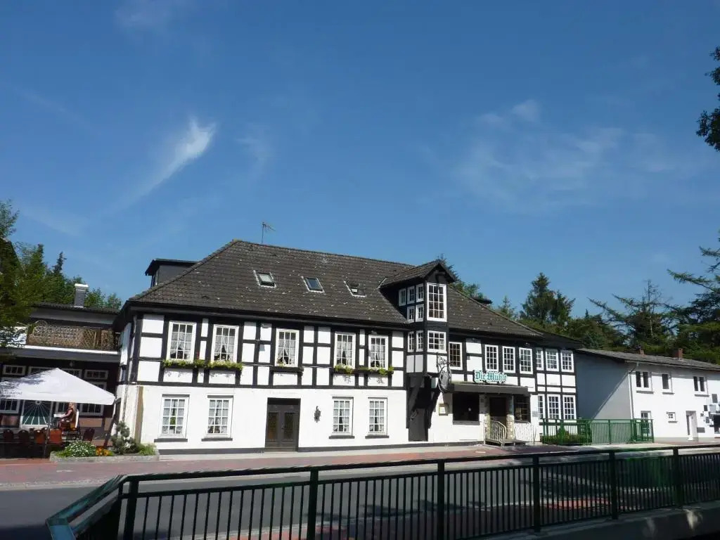 Akzent Hotel Zur Wasserburg - Hotel Garni bed & breakfast