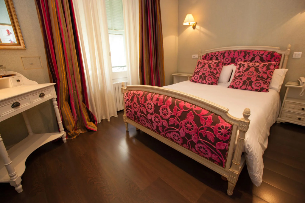 Logis Paris Rome