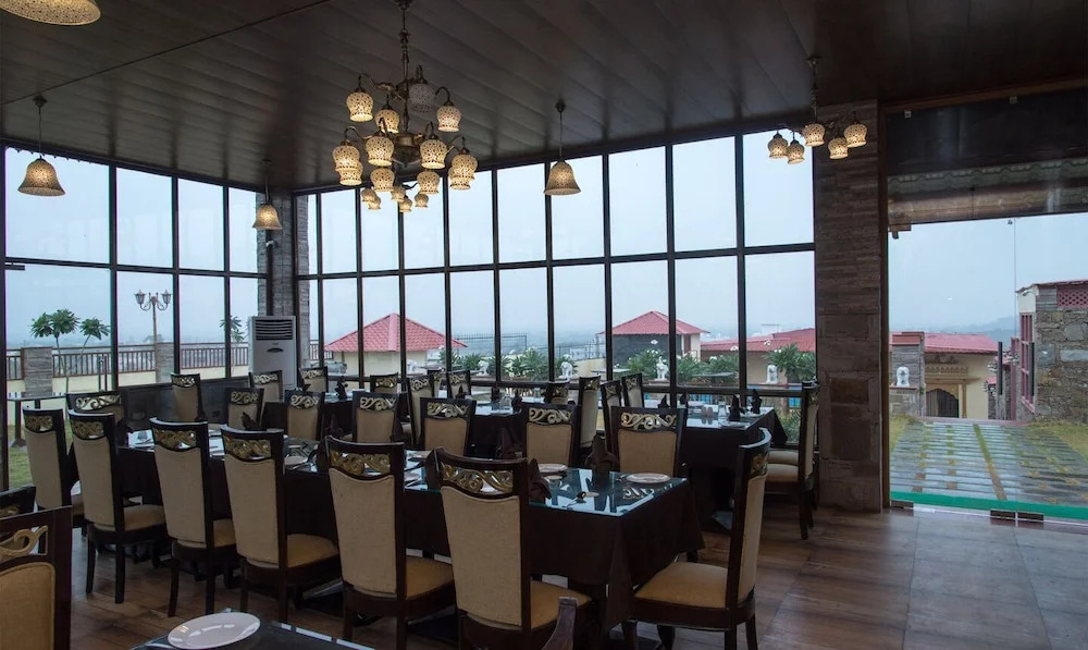 Vijaygarh Resort & Cottages with Private Pool