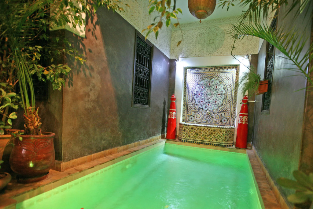 Riad La Porte Rouge By La Siredrah