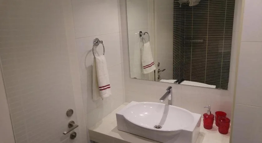 Michelle Suites
