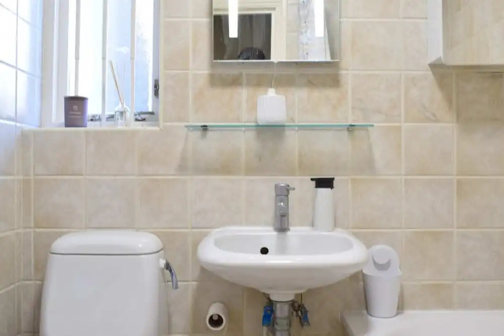 Charming 2 Bedroom full home in Arsenal