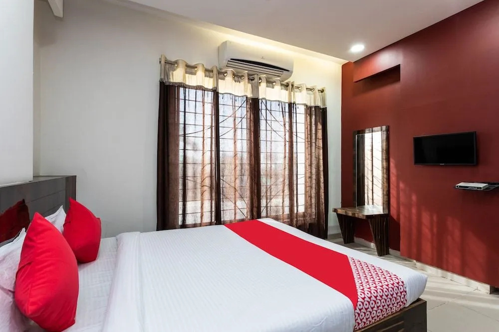 Oyo 27857 Vitthal Rukmani Palace