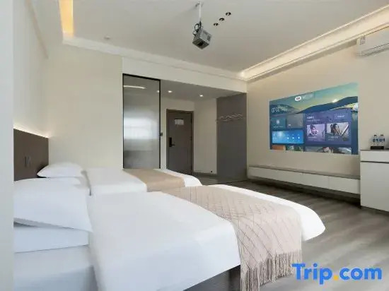 Xingyue Hotel (Jianshui Ancient City Small Train Store)