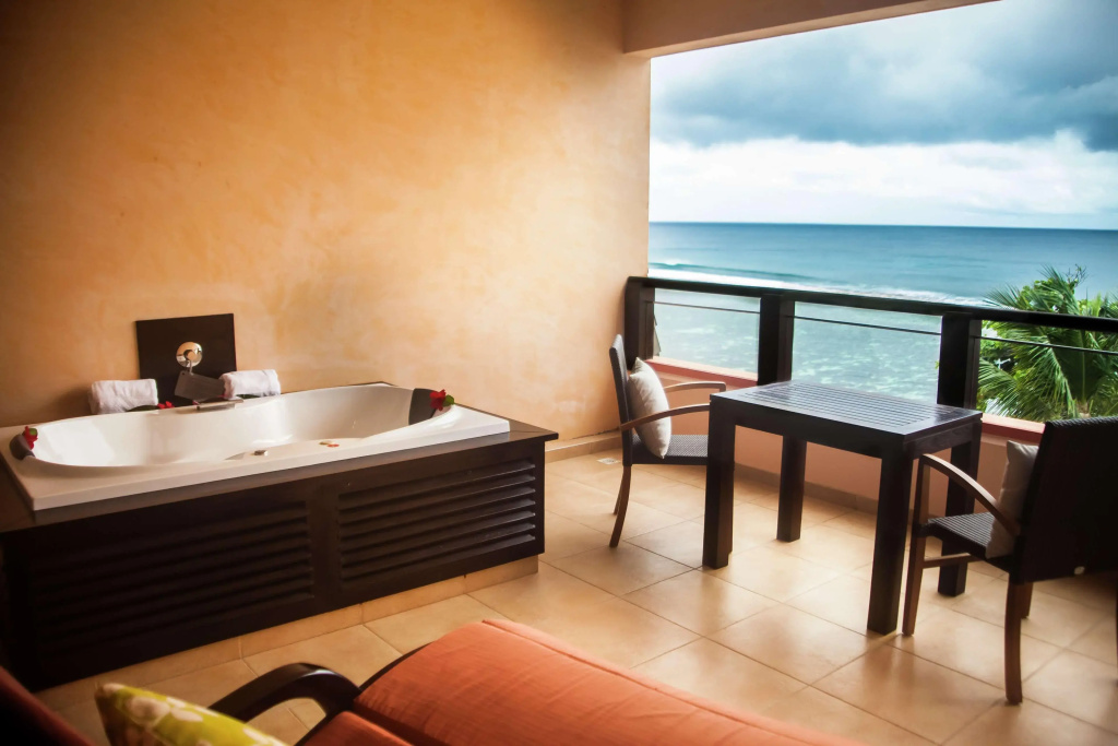 DoubleTree by Hilton Seychelles Allamanda Resort & Spa
