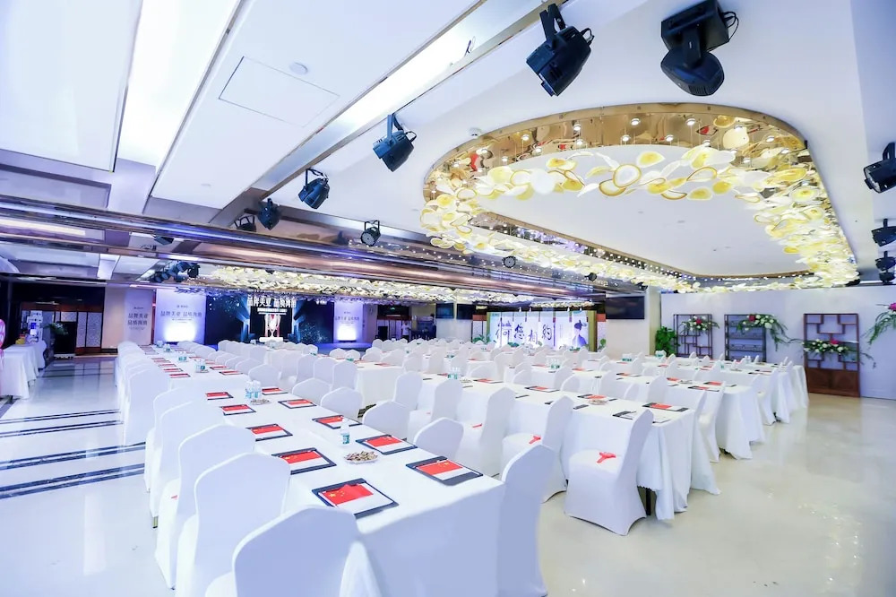 YueXin Tomorrow Hotel Sanya