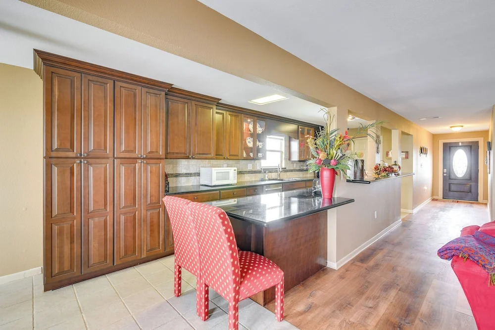 Near Ocean: Home w/ Deck & Grill in Surfside Beach