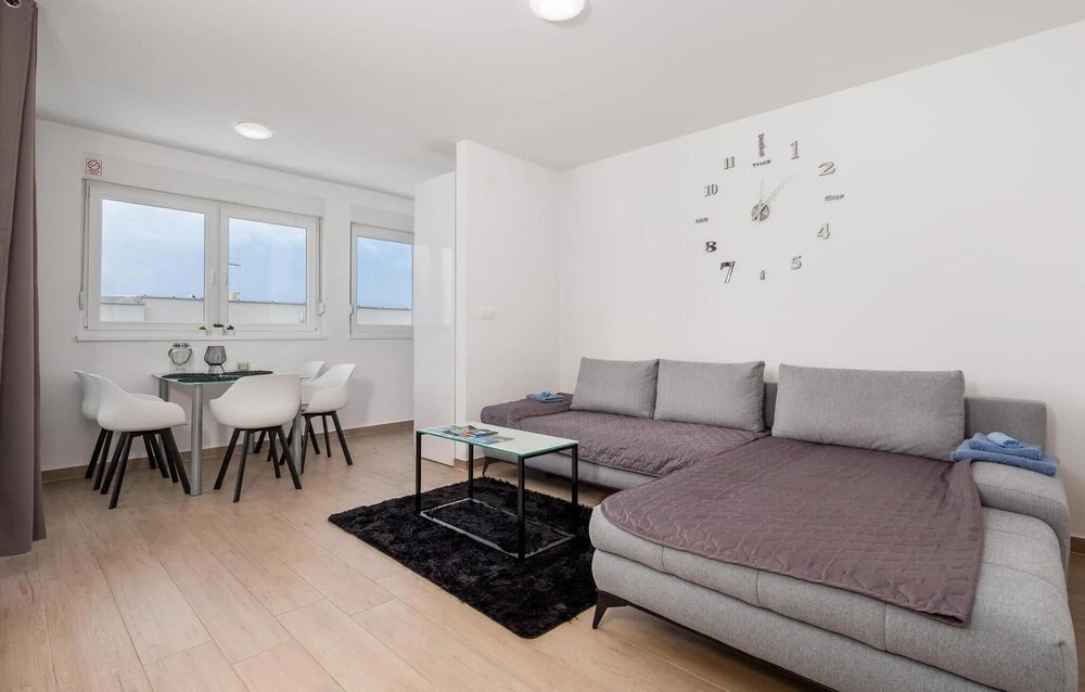 Beautiful Apartment in Novalja With Wifi and 2 Bedrooms
