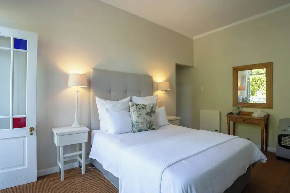 Sandown Lodge