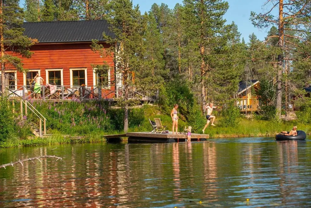 Pinetree Lodge