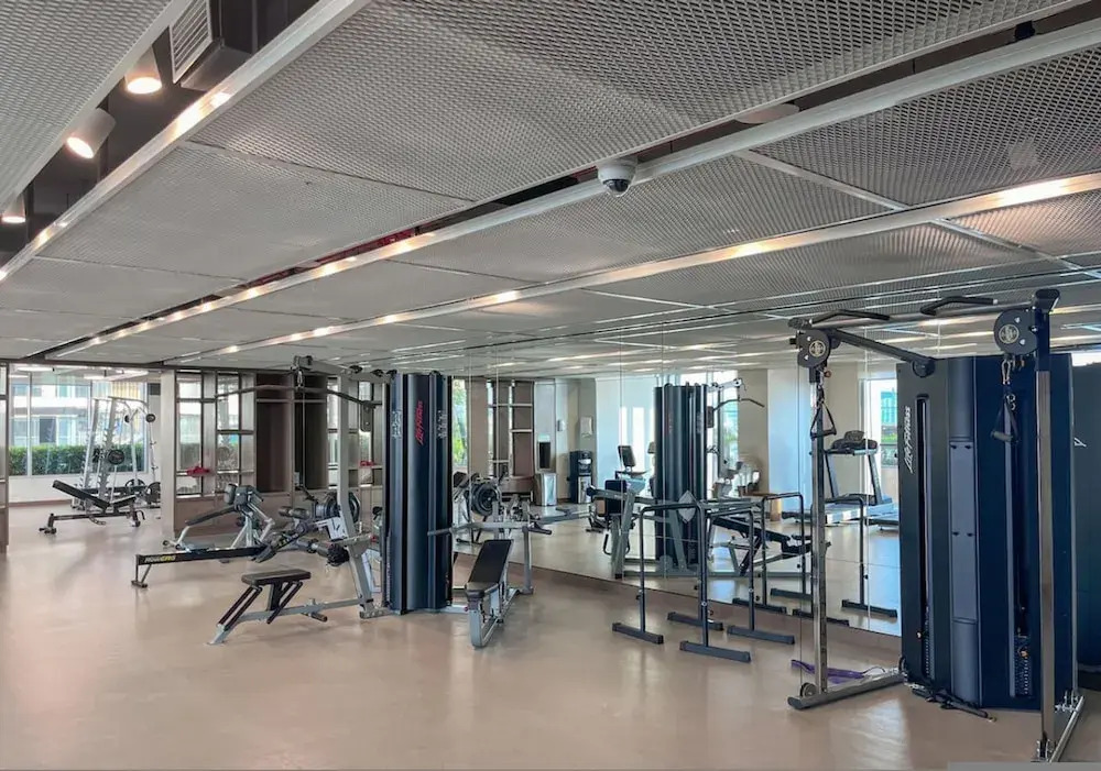 Modern 2BR w Direct Beach Access Emaar Beachfront