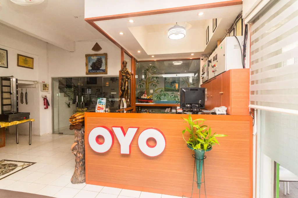 OYO 1771 Zeke Hotel