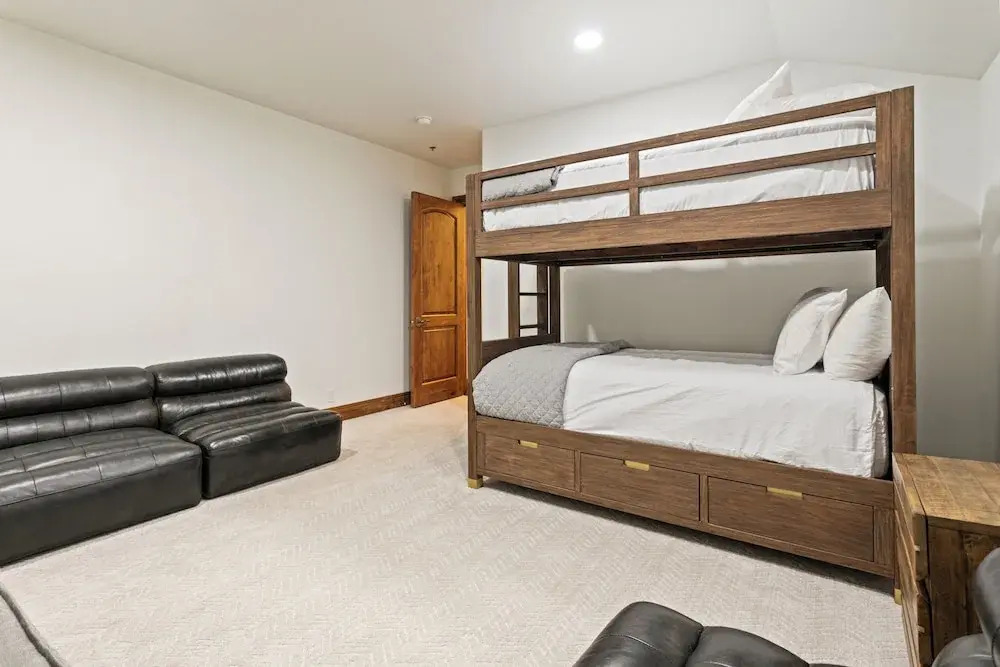 Grand Lodge - Penthouse #505 - Ski-in/ski-out 5 Bedroom Condo