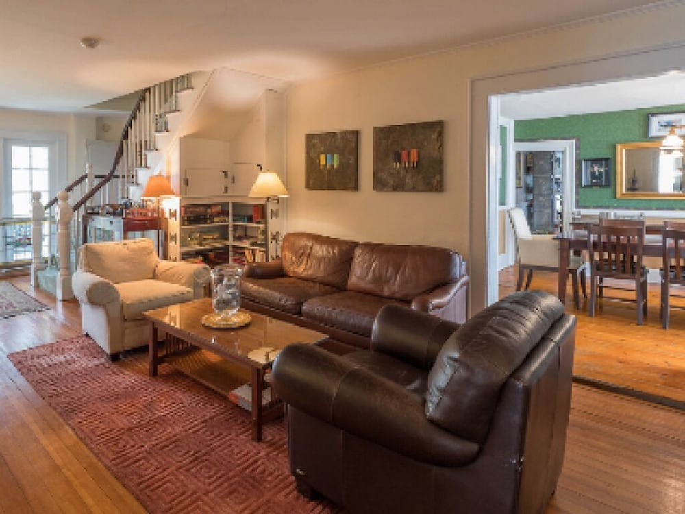 Snug Cottage
