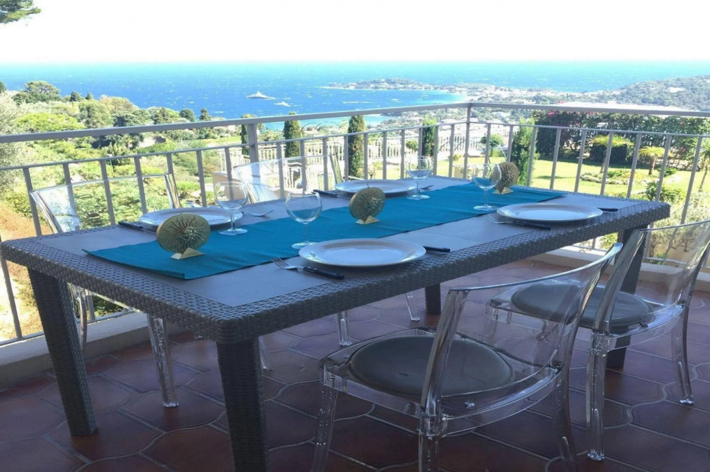 Panoramic Sea View Apartment