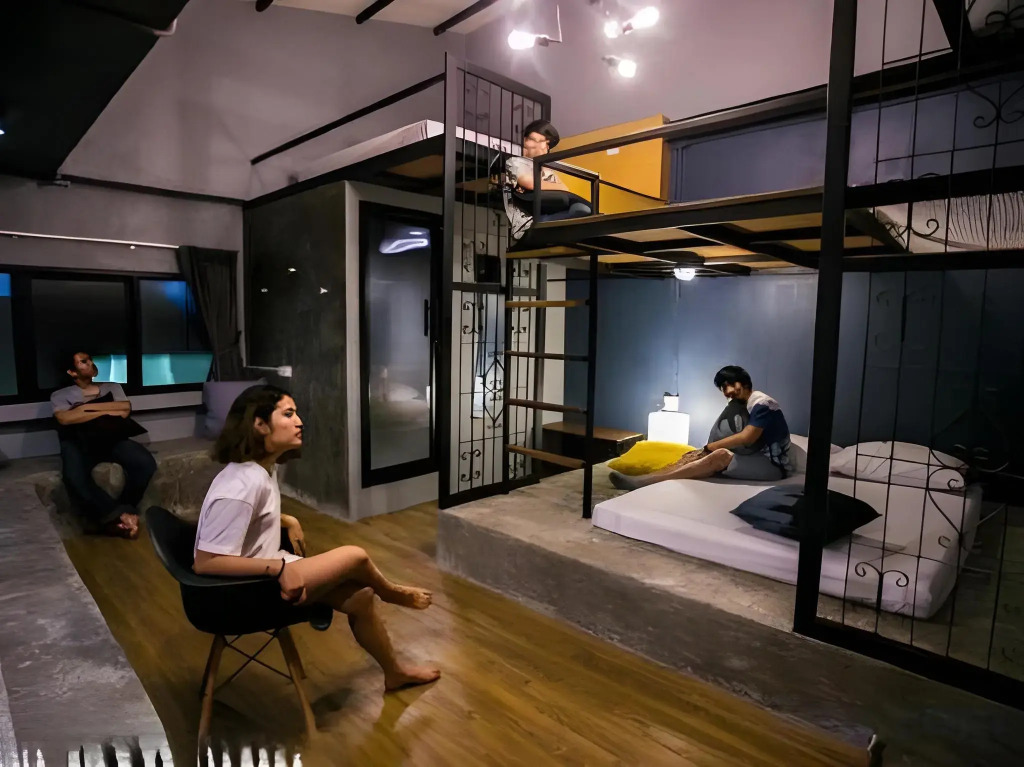 Silom Space Hostel