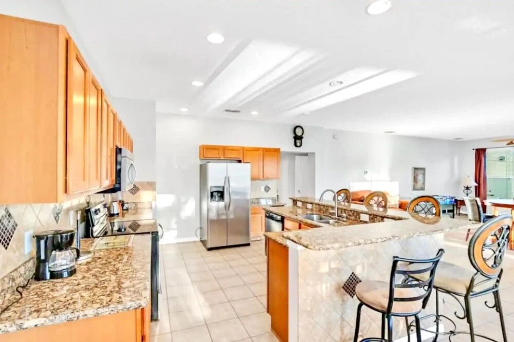 7BR Family Home - w Pool Hot tub - Near Disney