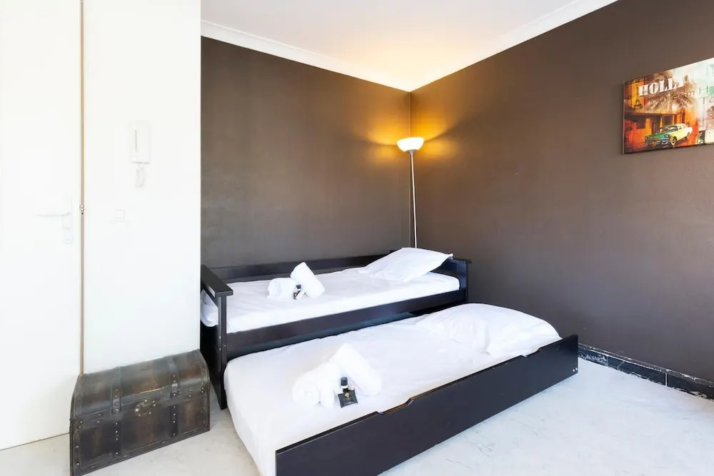 Cute beachfront apartment in the district of Salis, Antibes