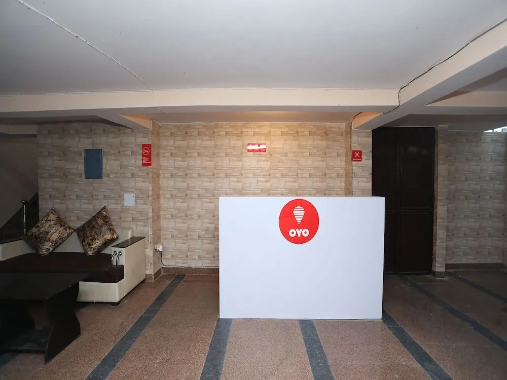 OYO 10960 Hotel Royal India