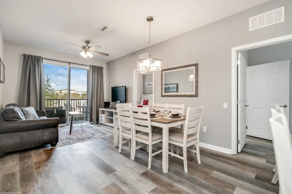Roomy and Modern 3bd/2ba Home With Balcony #3vc201