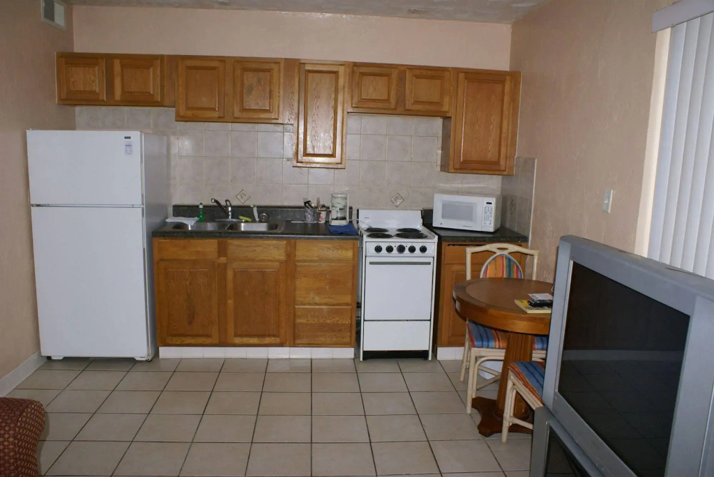 Daytona Shores Inn and Suites